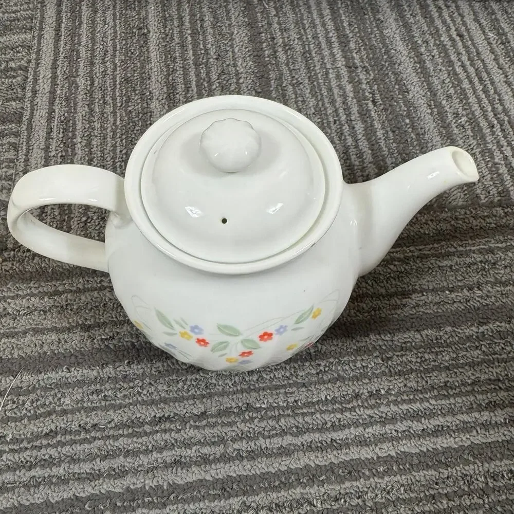 Corelle Impressions by Corning “English Meadow” 1-Quart Decorated Teapot | Vinta